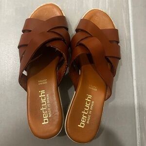 Bertuchi Made in Spain sandal size 38
